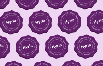 kuvio, jossa toistuu Hyria osaamistakuu leima.